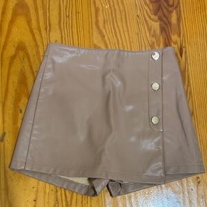THML Taupe Button-Accent Women's Skorts